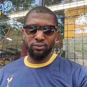 Meet your Posher, Adrion